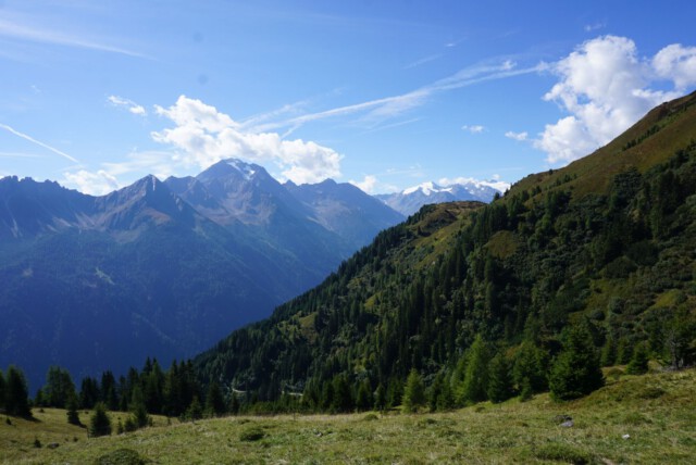 Weg zum "Hohen Burgstall" Weg zum "Hohen Burgstall"