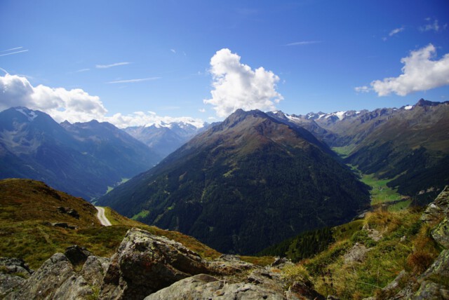 Weg zum "Hohen Burgstall" Weg zum "Hohen Burgstall"