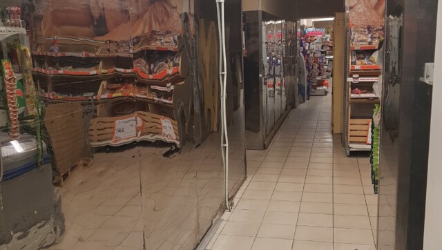 Ein etwas skuriller Supermarkt Mitten in St. Petersburg